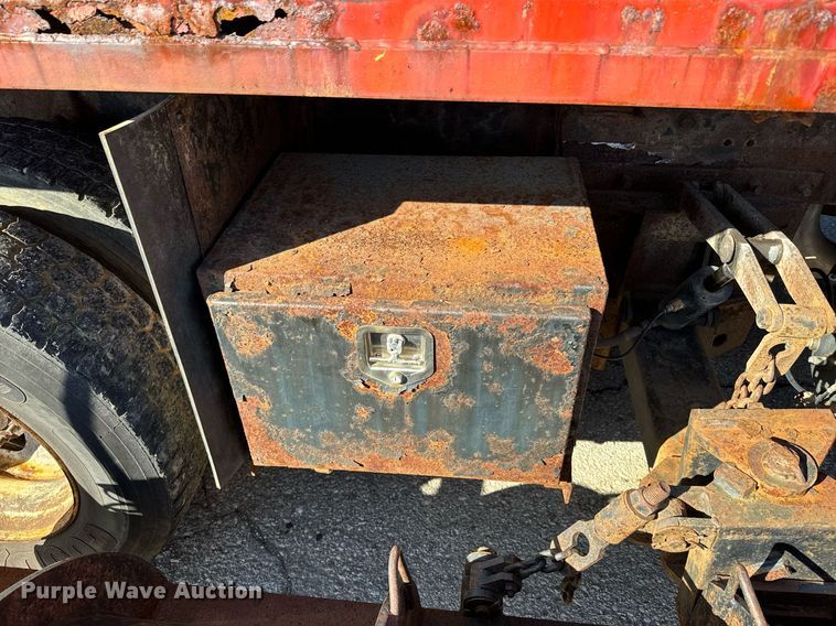 image for item DQ6214 2005 Sterling LT7500 dump truck