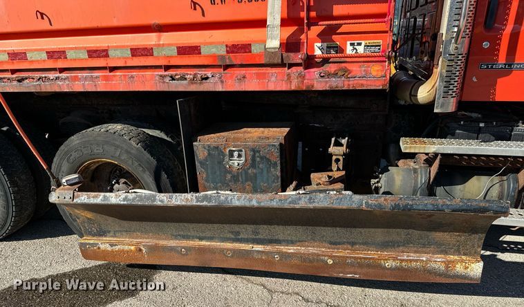 image for item DQ6214 2005 Sterling LT7500 dump truck