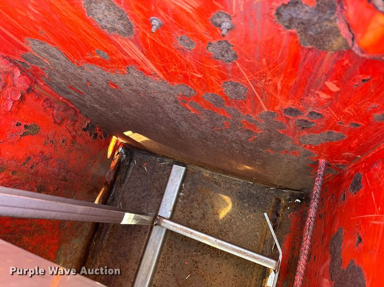 image for item DQ6214 2005 Sterling LT7500 dump truck