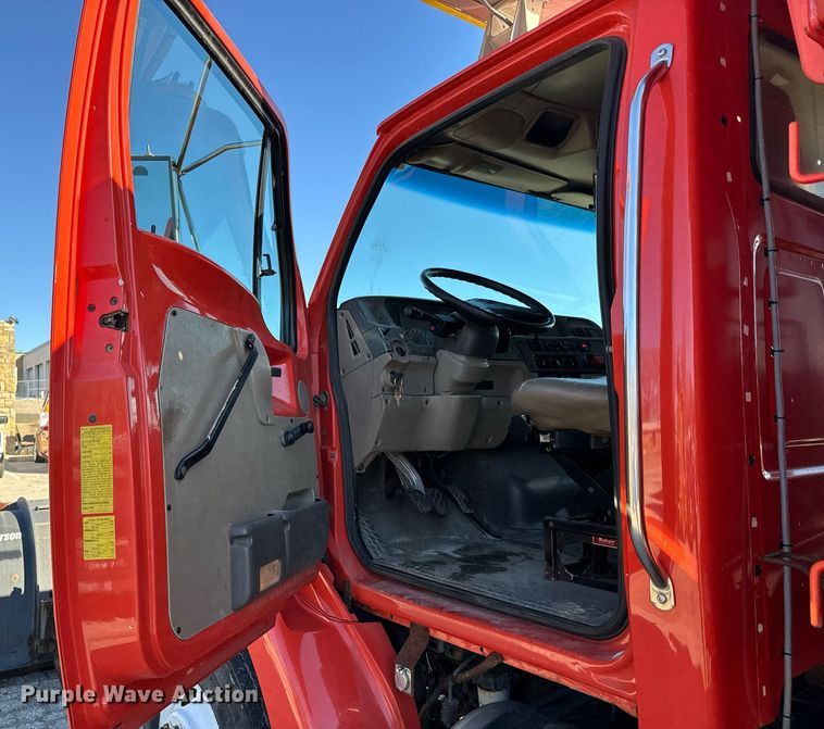 image for item DQ6214 2005 Sterling LT7500 dump truck