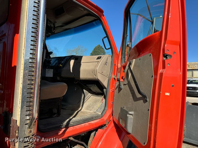 image for item DQ6214 2005 Sterling LT7500 dump truck