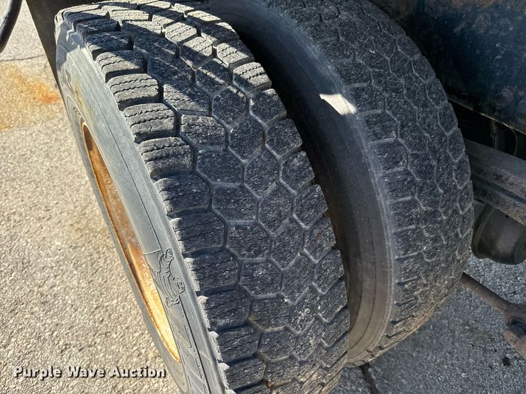 image for item DQ6214 2005 Sterling LT7500 dump truck