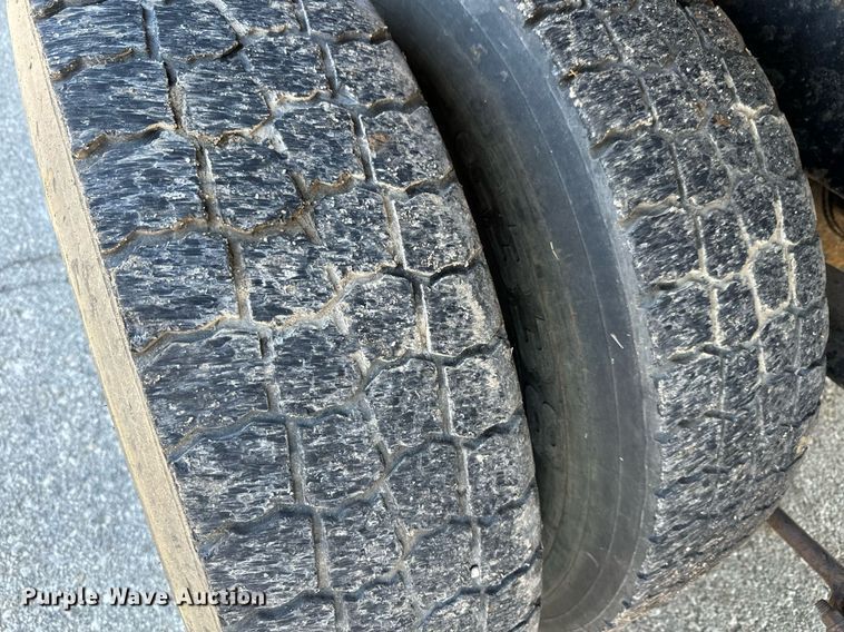 image for item DQ6214 2005 Sterling LT7500 dump truck