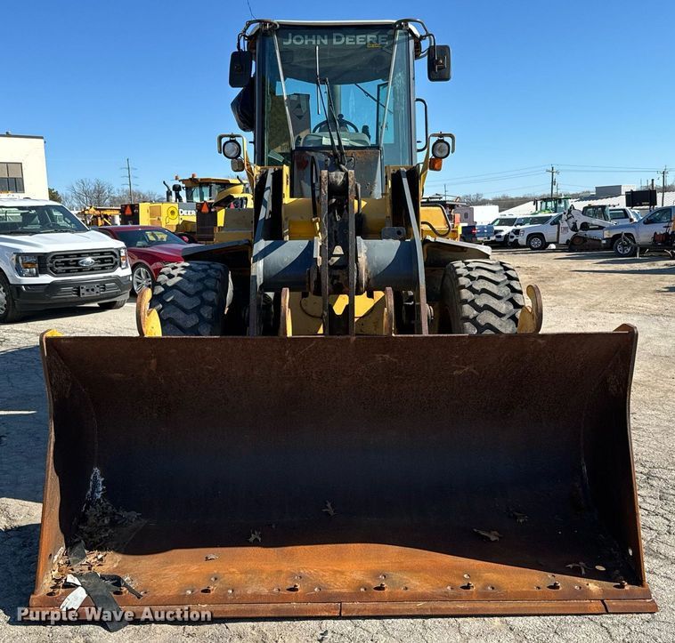 image for item DQ6220 2005 John Deere 444J wheel loader