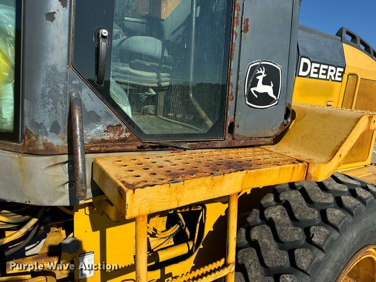 image for item DQ6220 2005 John Deere 444J wheel loader