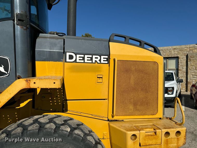 image for item DQ6220 2005 John Deere 444J wheel loader