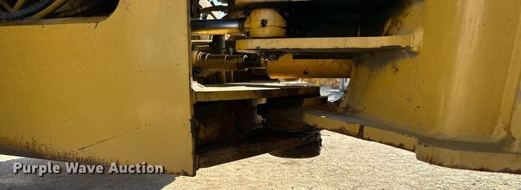 image for item DQ6220 2005 John Deere 444J wheel loader