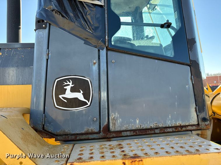 image for item DQ6220 2005 John Deere 444J wheel loader