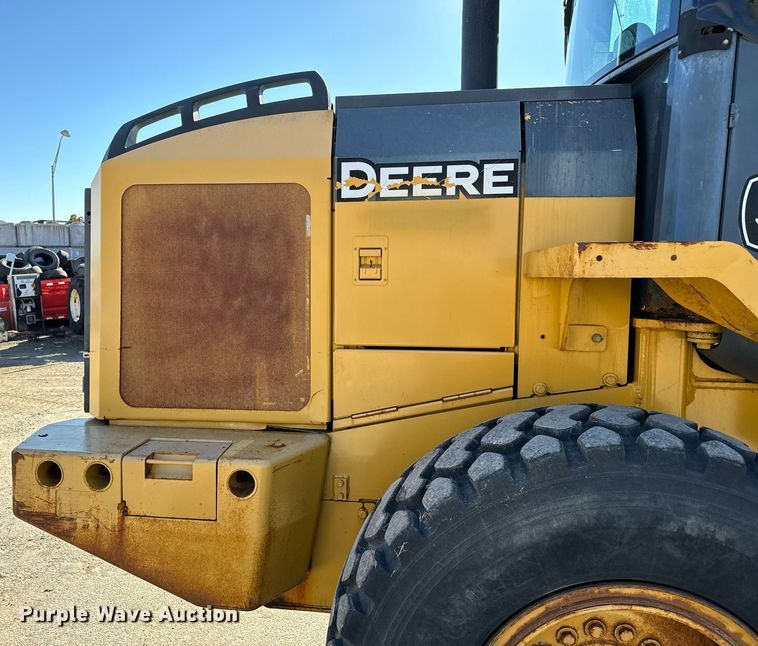 image for item DQ6220 2005 John Deere 444J wheel loader