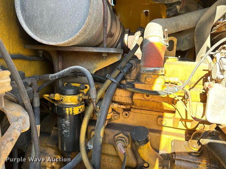 image for item DQ6220 2005 John Deere 444J wheel loader