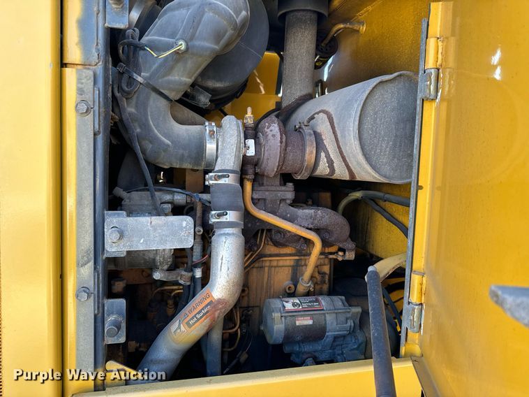 image for item DQ6220 2005 John Deere 444J wheel loader