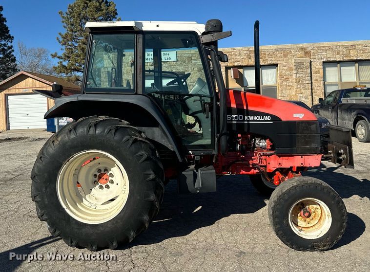 image for item DQ6221 2000 New Holland TS100 tractor