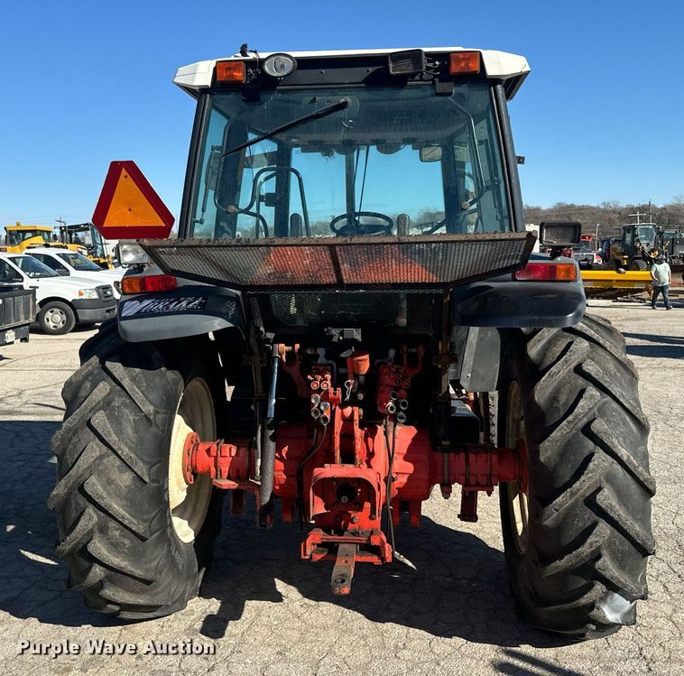 image for item DQ6221 2000 New Holland TS100 tractor