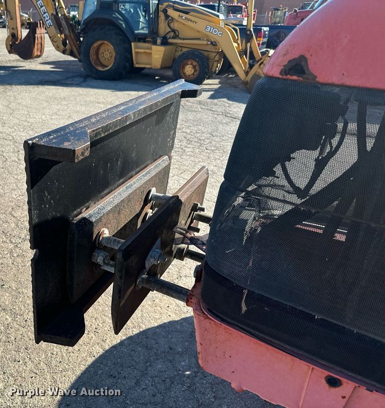 image for item DQ6221 2000 New Holland TS100 tractor