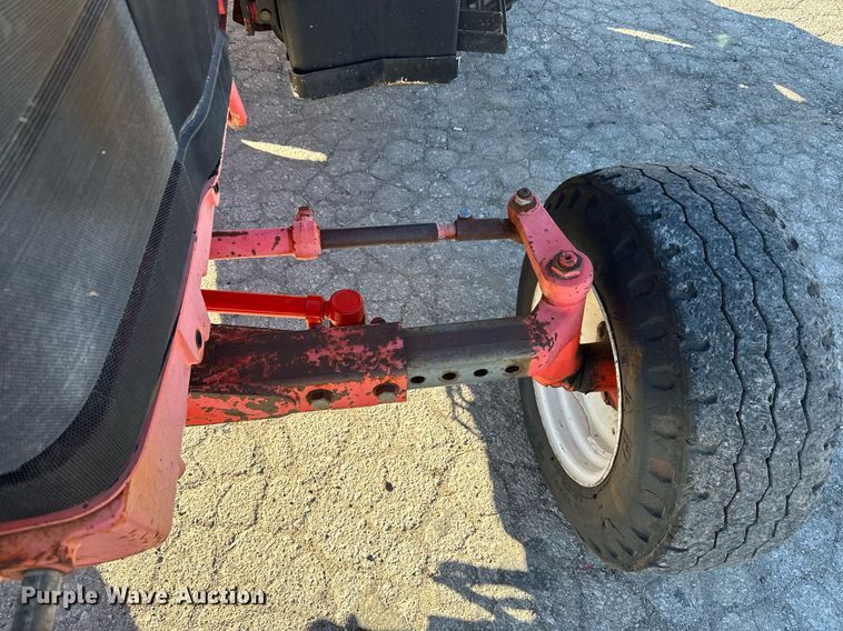 image for item DQ6221 2000 New Holland TS100 tractor