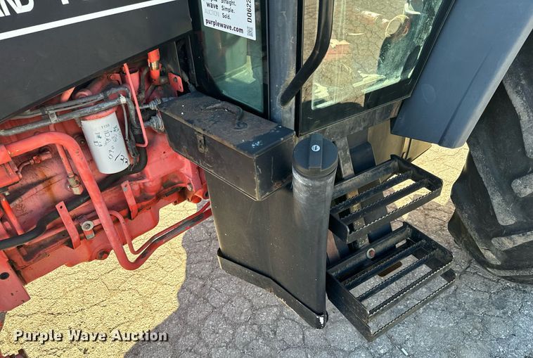 image for item DQ6221 2000 New Holland TS100 tractor