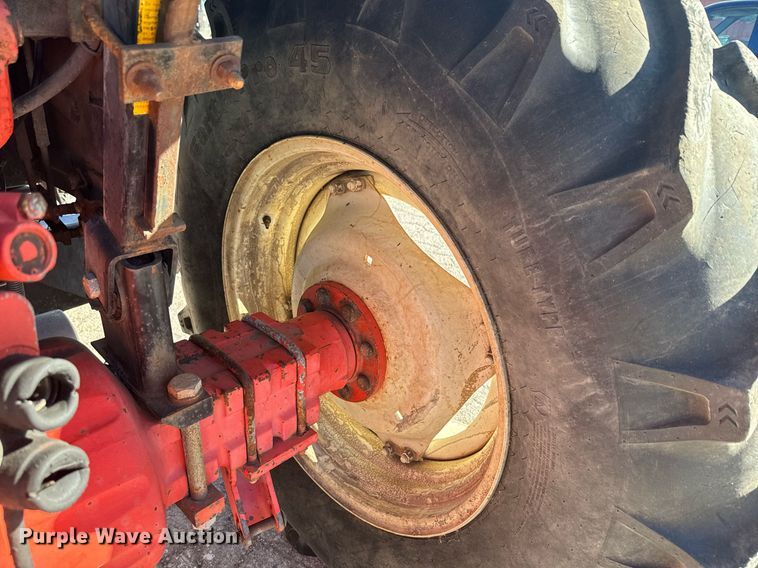 image for item DQ6221 2000 New Holland TS100 tractor