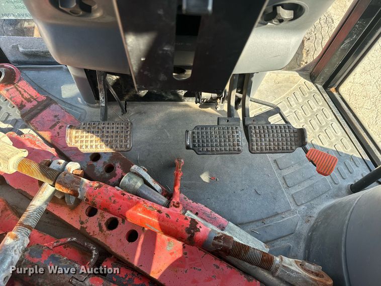 image for item DQ6221 2000 New Holland TS100 tractor