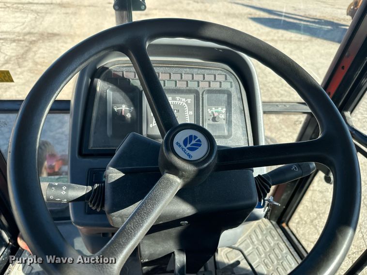 image for item DQ6221 2000 New Holland TS100 tractor