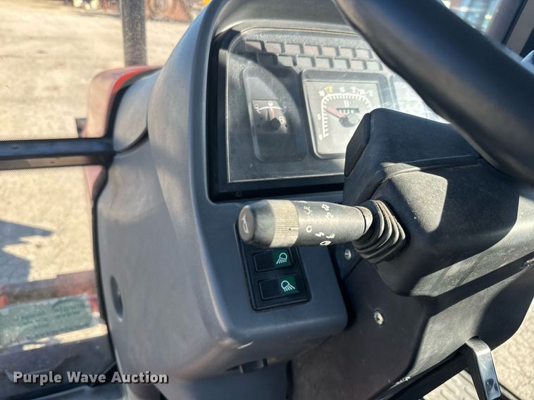 image for item DQ6221 2000 New Holland TS100 tractor