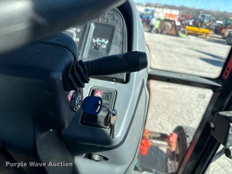 image for item DQ6221 2000 New Holland TS100 tractor