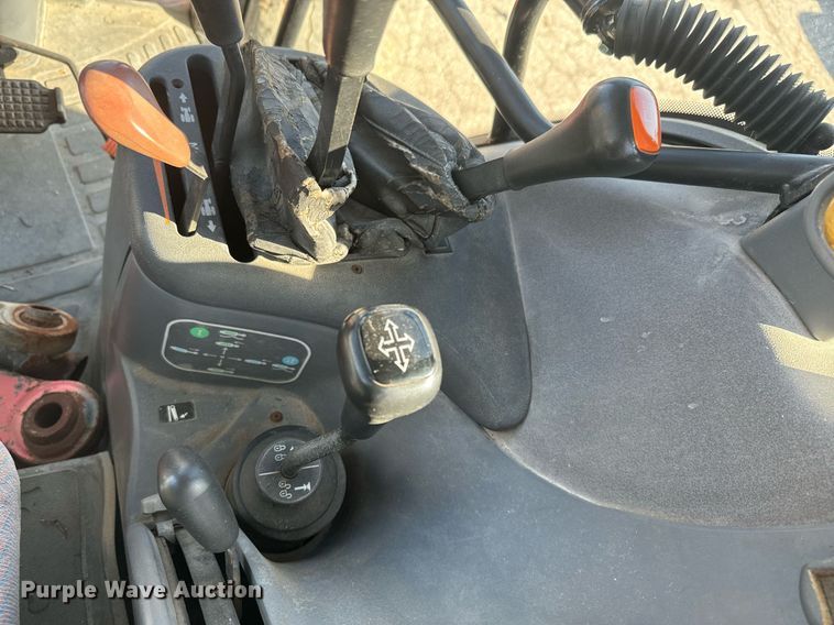 image for item DQ6221 2000 New Holland TS100 tractor