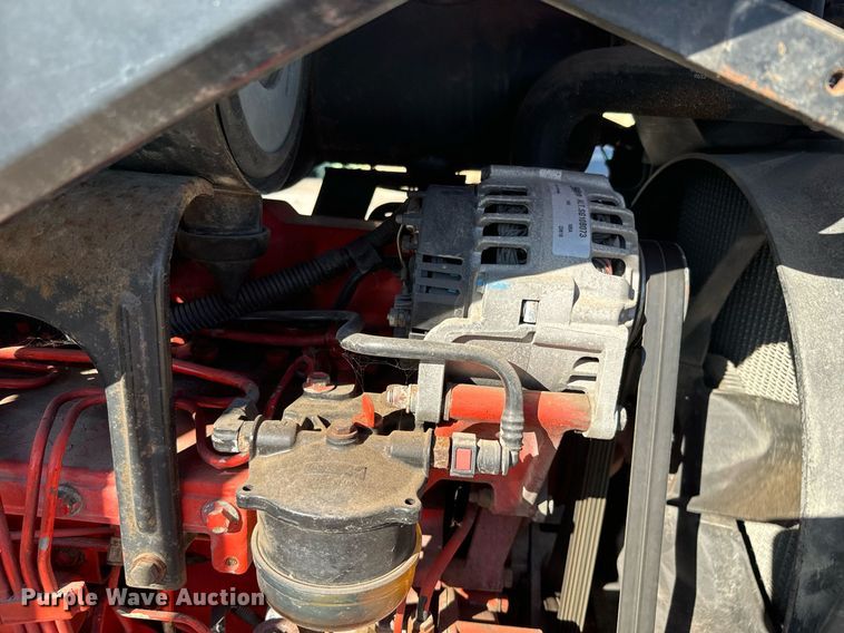 image for item DQ6221 2000 New Holland TS100 tractor