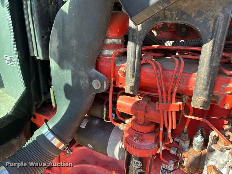 image for item DQ6221 2000 New Holland TS100 tractor