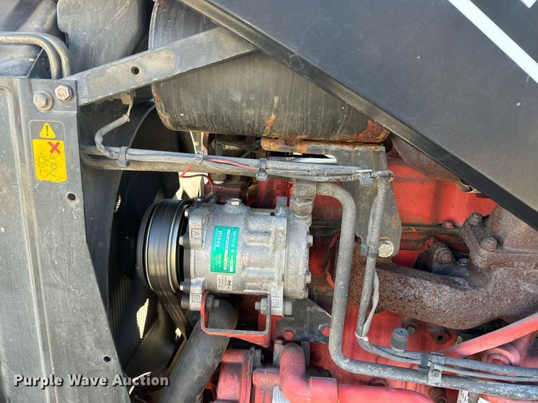 image for item DQ6221 2000 New Holland TS100 tractor