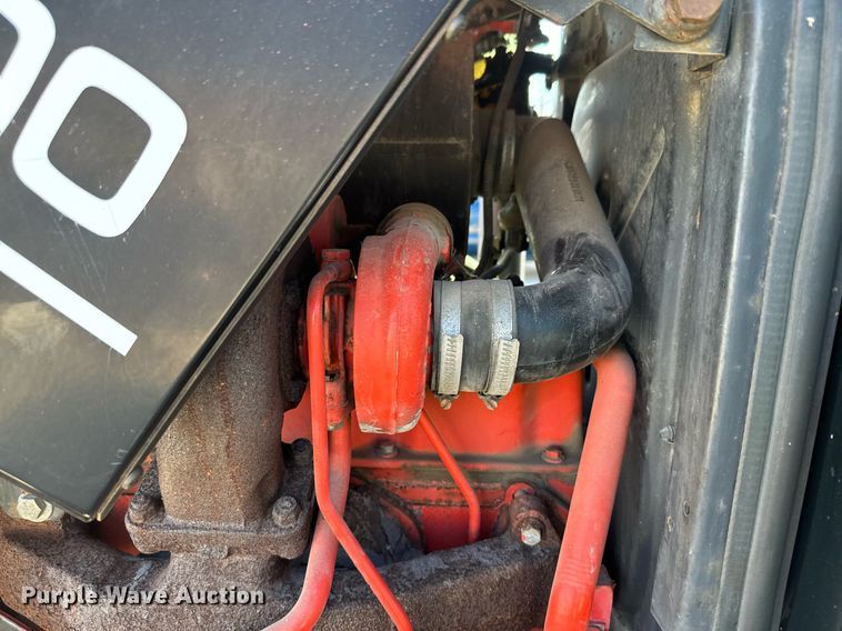 image for item DQ6221 2000 New Holland TS100 tractor