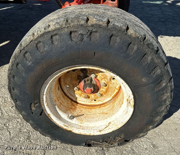 image for item DQ6221 2000 New Holland TS100 tractor