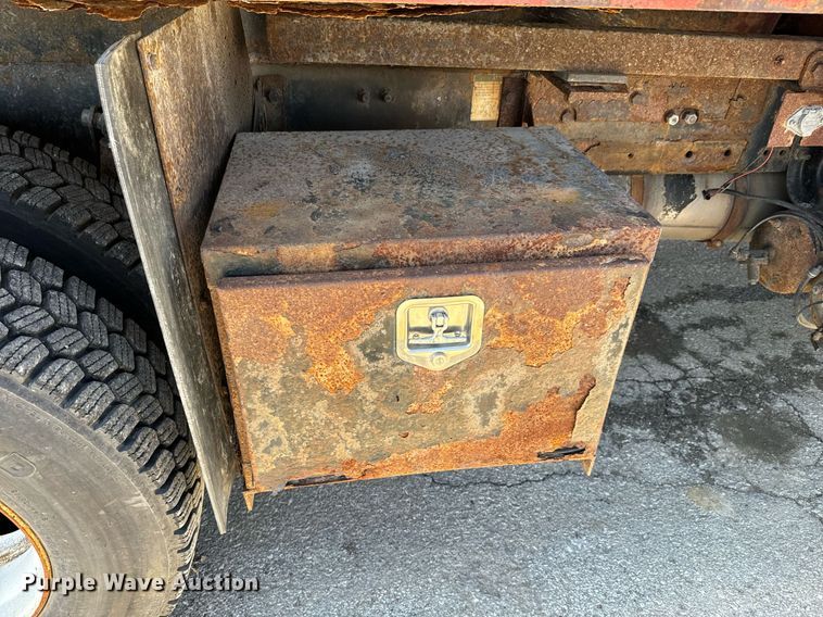 image for item DQ6222 2006 Sterling LT7500 dump truck