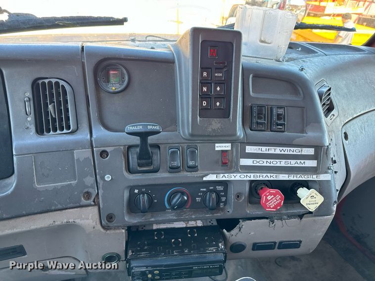 image for item DQ6222 2006 Sterling LT7500 dump truck