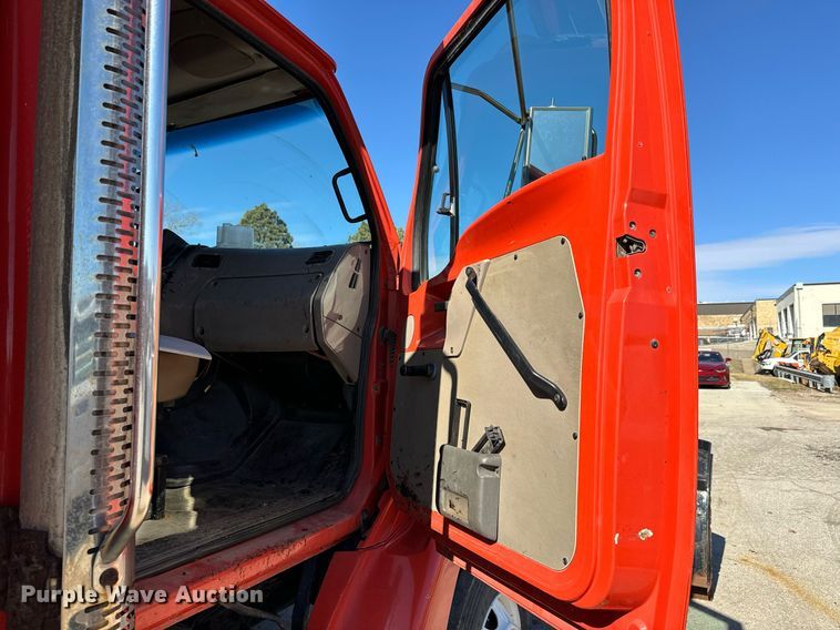 image for item DQ6222 2006 Sterling LT7500 dump truck