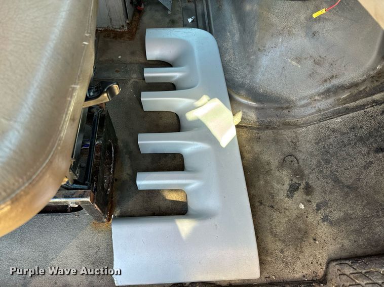 image for item DQ6222 2006 Sterling LT7500 dump truck