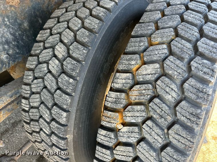 image for item DQ6222 2006 Sterling LT7500 dump truck