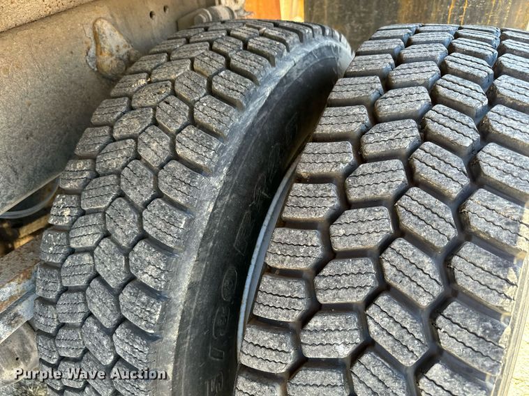 image for item DQ6222 2006 Sterling LT7500 dump truck