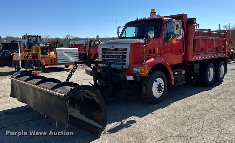 image for item DQ6223 2003 Sterling LT7500 dump truck