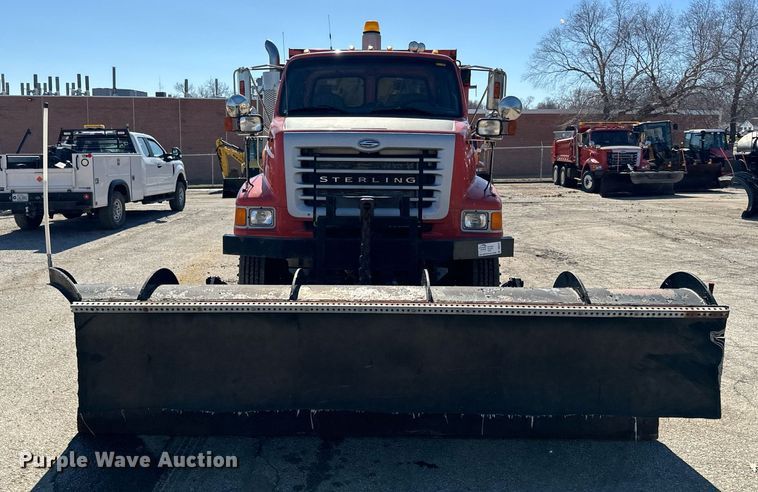 image for item DQ6223 2003 Sterling LT7500 dump truck