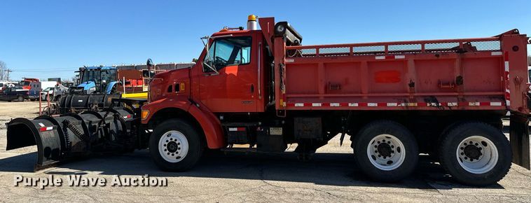 image for item DQ6223 2003 Sterling LT7500 dump truck