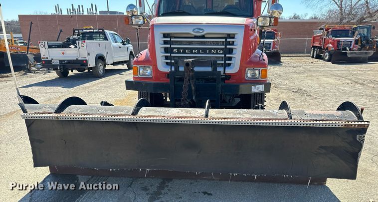 image for item DQ6223 2003 Sterling LT7500 dump truck