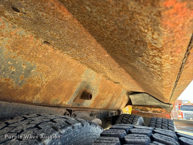 image for item DQ6223 2003 Sterling LT7500 dump truck