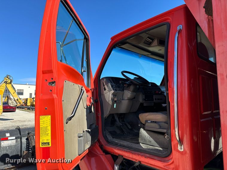 image for item DQ6223 2003 Sterling LT7500 dump truck