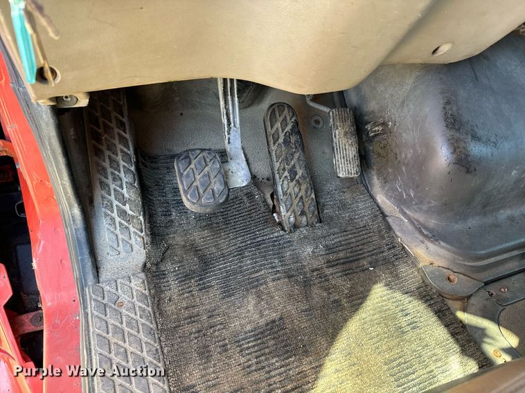 image for item DQ6223 2003 Sterling LT7500 dump truck