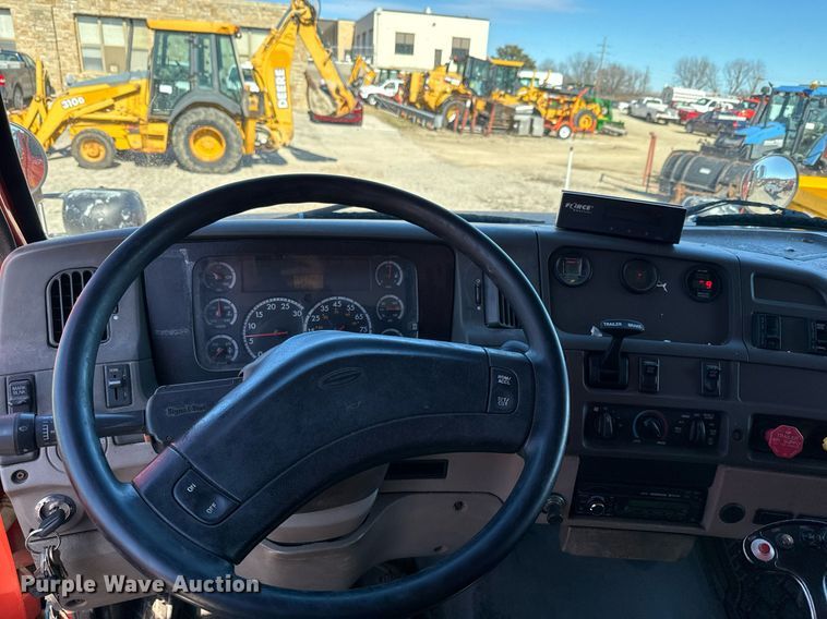 image for item DQ6223 2003 Sterling LT7500 dump truck