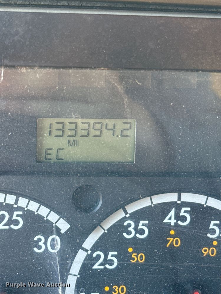 image for item DQ6223 2003 Sterling LT7500 dump truck