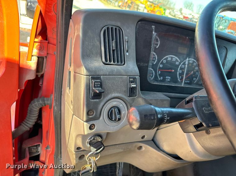 image for item DQ6223 2003 Sterling LT7500 dump truck