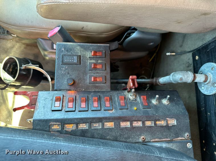 image for item DQ6223 2003 Sterling LT7500 dump truck