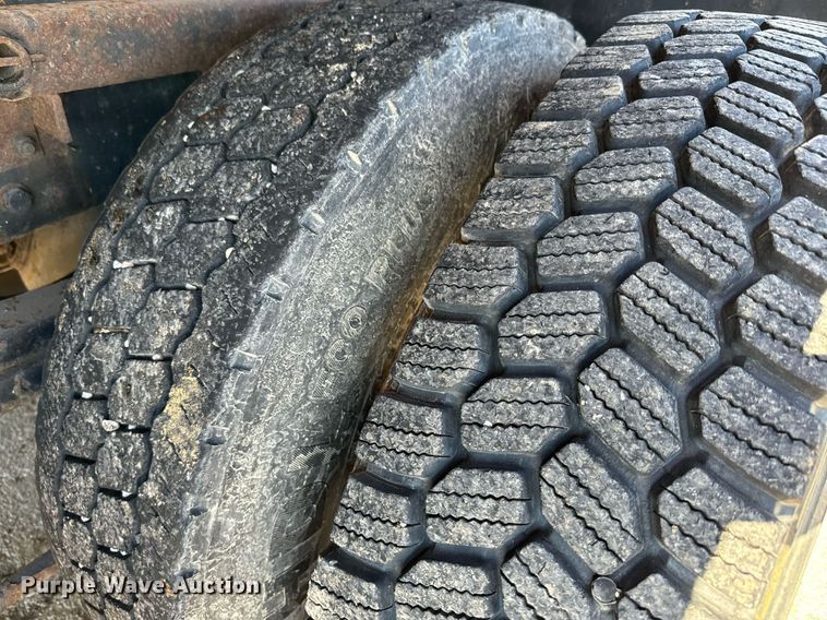 image for item DQ6223 2003 Sterling LT7500 dump truck