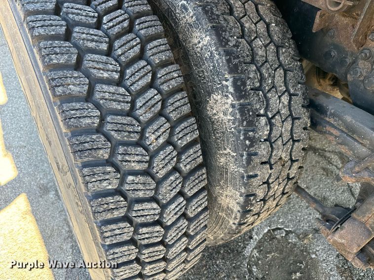 image for item DQ6223 2003 Sterling LT7500 dump truck